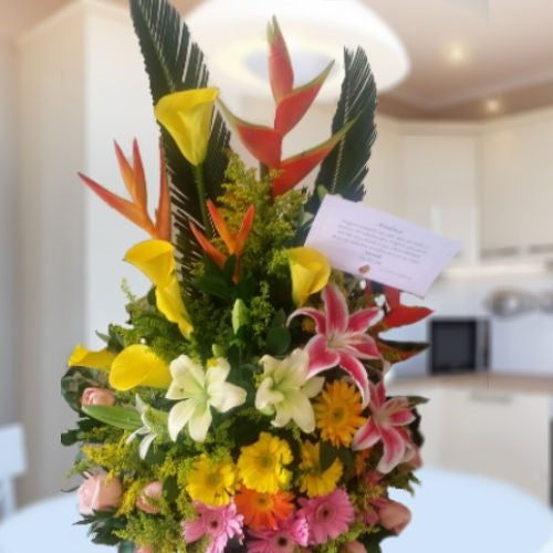 Mixed flowers arrangement