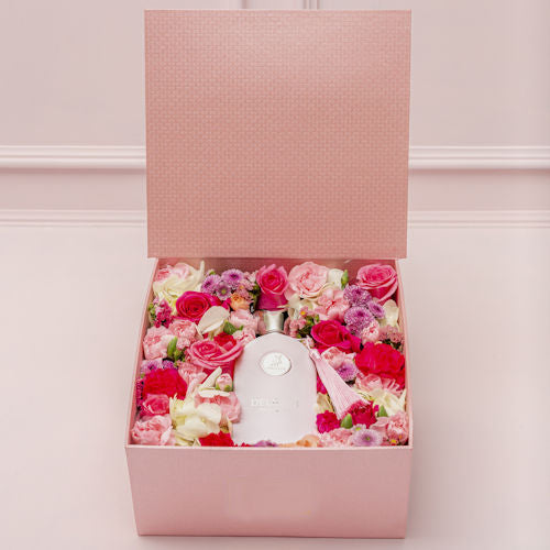 Luxury Perfume & Flower Box – Elegant Women's Day Gift in Medellín